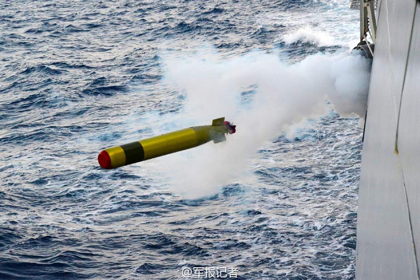 高清南海舰队驱逐舰支队实射多型导弹鱼雷5