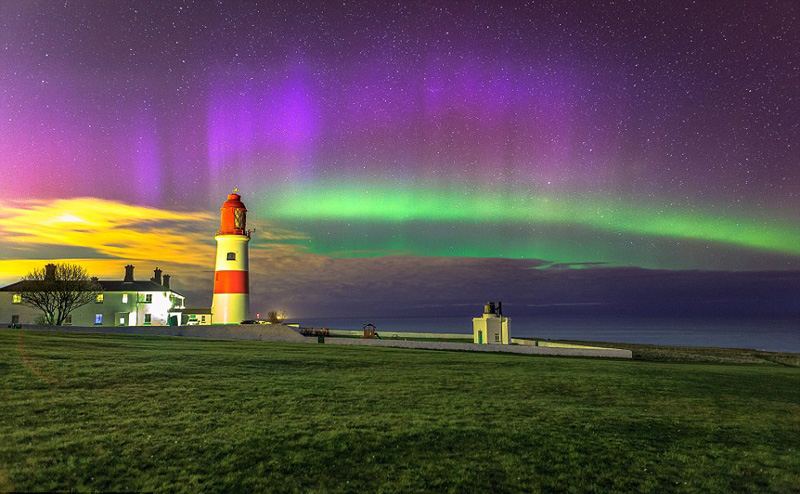 �����ɾ���Ӣ������ֺ�����ɫ���⣨��ͼ��