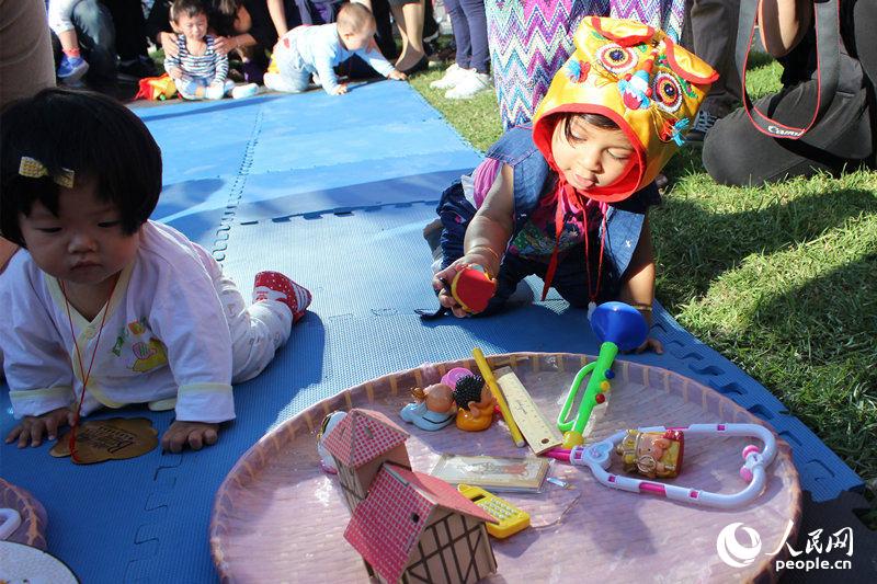 4��С�����ǲμ�ץ����ʽ����Ӱ ʢ���ˣ�