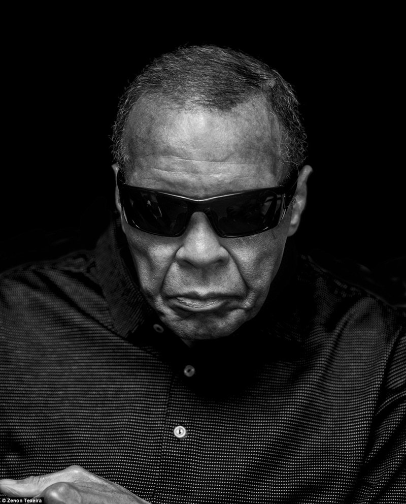 最后的挥拳:对抗帕金森30年 拳王阿里震撼遗照