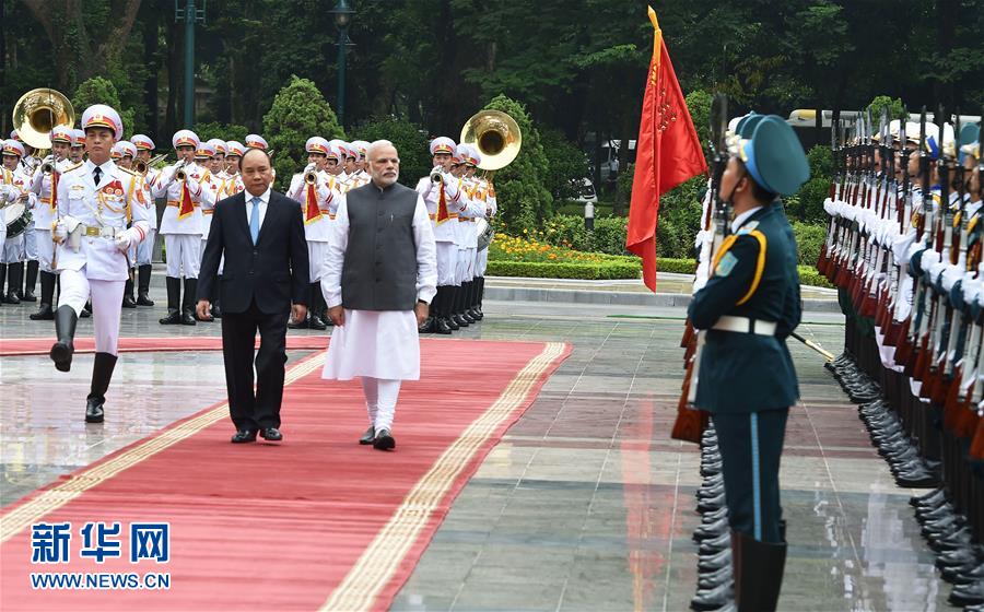 9��3�գ���Խ���׶����ڣ�Խ�����������ǰ���������ͬ���õ�ӡ������Ī�ϣ�ǰ���������������̶ӡ�