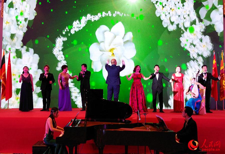 �й������ҹ�ͬ������衶���򻨡���