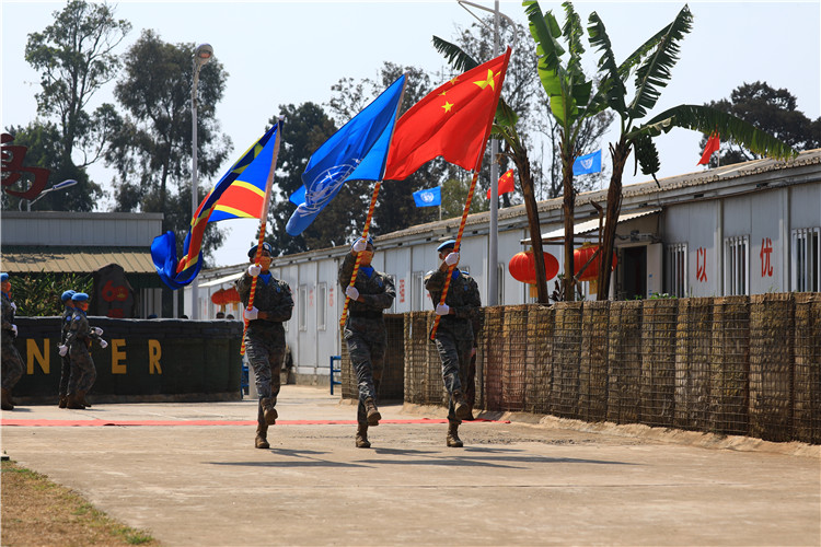 ���з���ʽ���й���25�����չ�����ά�Ͳ��ӹ�ͼ