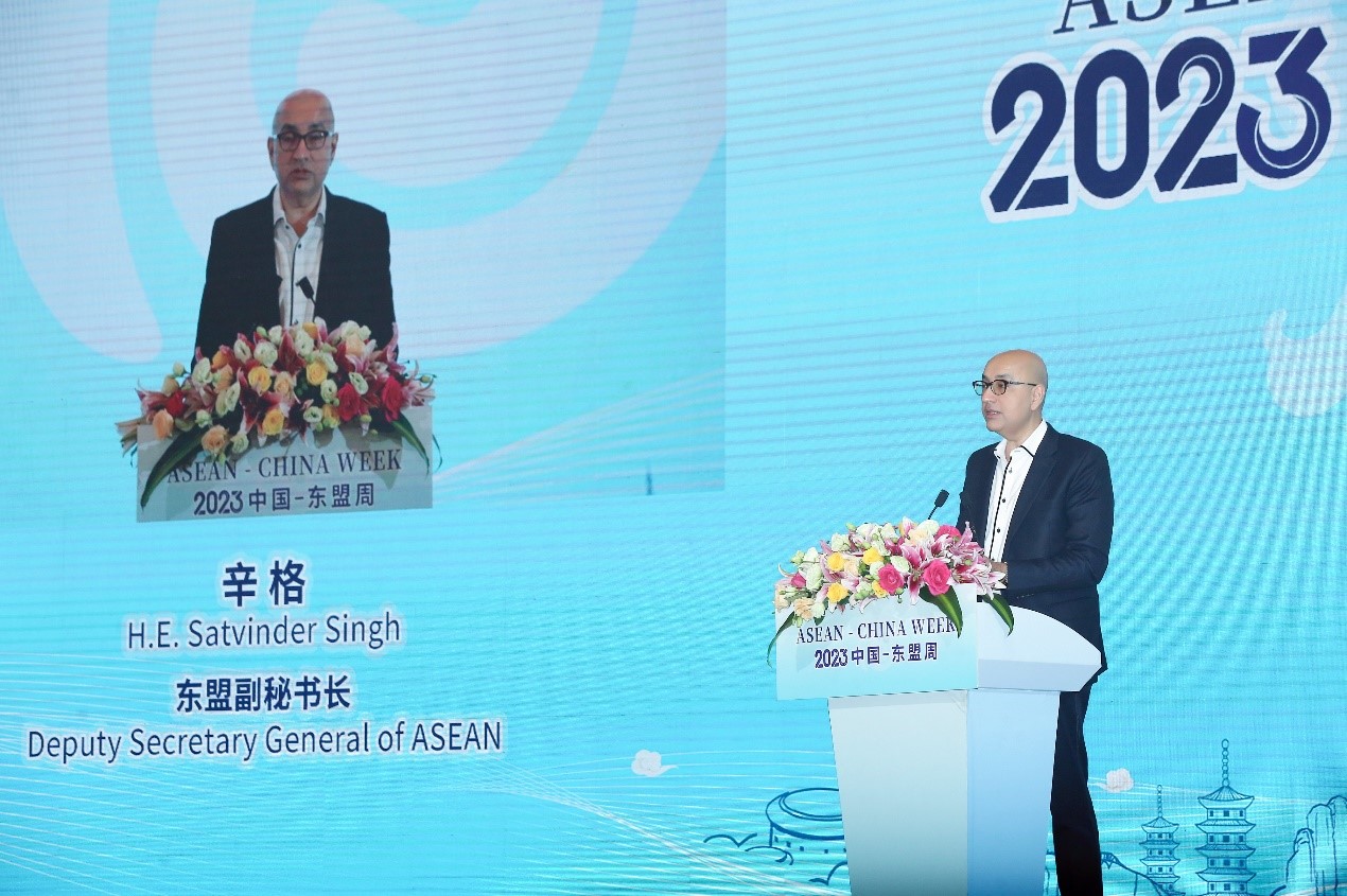 ���˸����鳤����Ϊ��Ļʽ�´ǡ��й����������Ĺ�ͼ