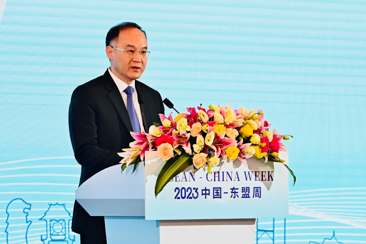 �⽻����������ũ��Ϊ��Ļʽ�´ǡ��й����������Ĺ�ͼ