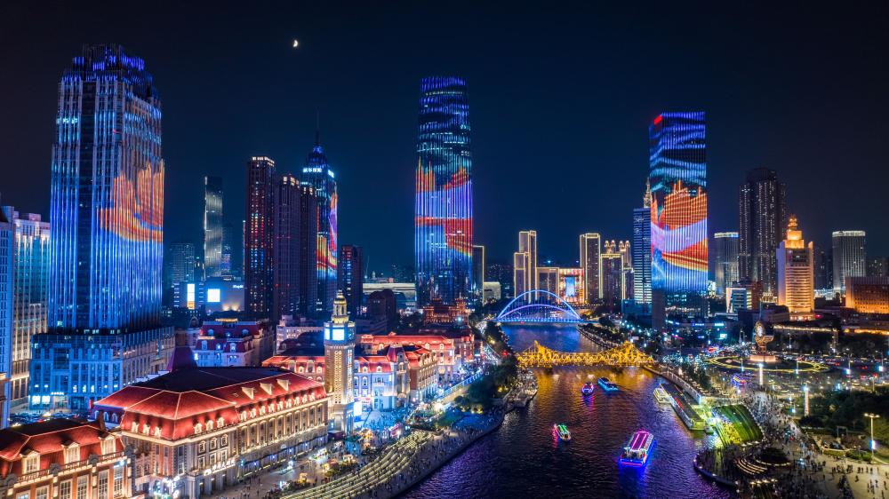天津海河夜景（8月1日拍摄）。新华社记者 孙凡越 摄