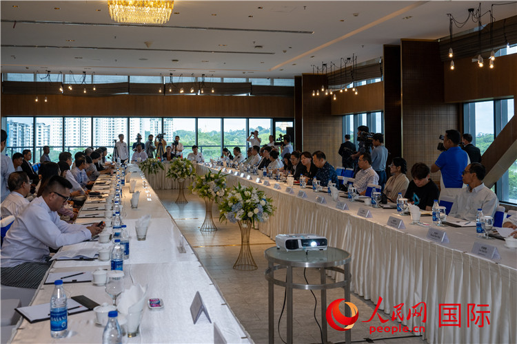 座谈会现场。人民网记者 谢佳君摄
