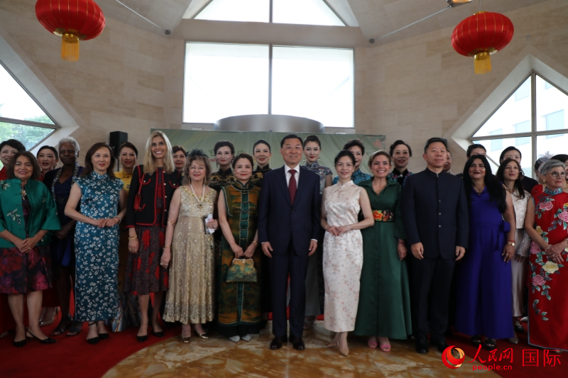 1、9月5日，“锦绣流光·艺韵江苏”中国时尚与艺术体验活动在中国驻美国大使馆举行。 人民网记者 李志伟摄