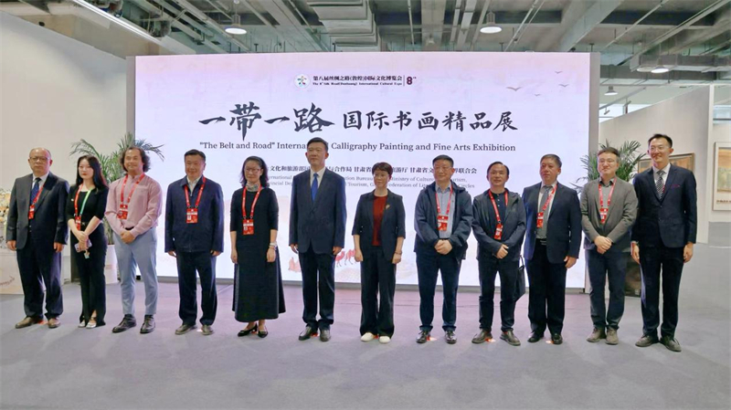 “青山行不尽·我的丝路故事”中外艺术交流展与“墨韵共生·丝路千年”书画精品展共同组成“一带一路”国际书画精品展。中国美术学院供图