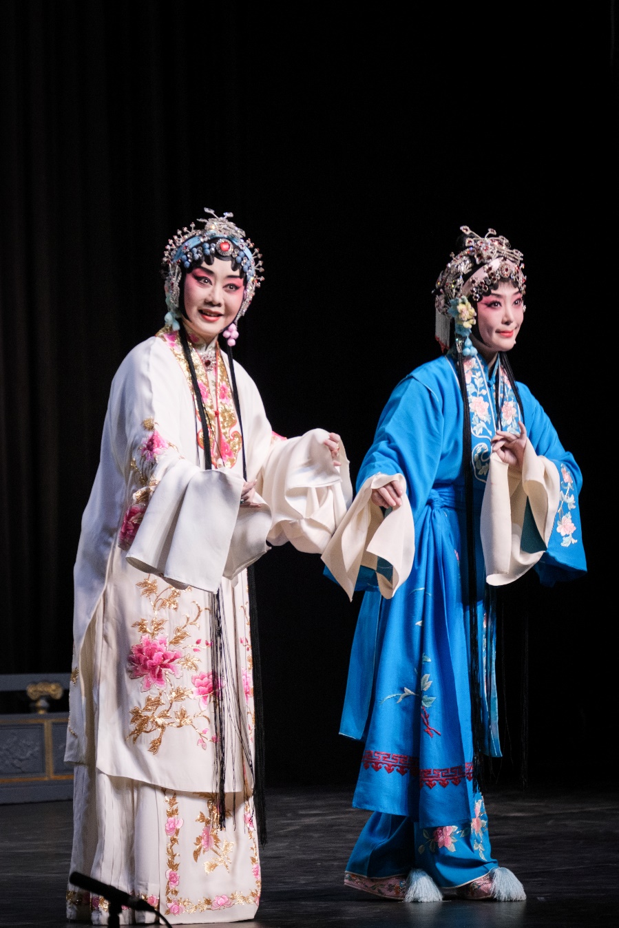 《白蛇传·游湖》剧照。中国驻哥德堡总领馆供图