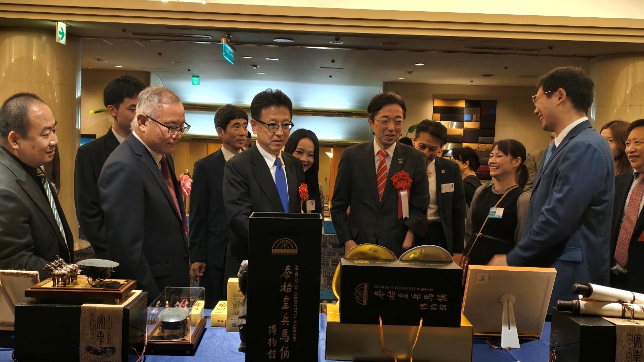 与会嘉宾亲切交流。中国驻福冈总领馆供图