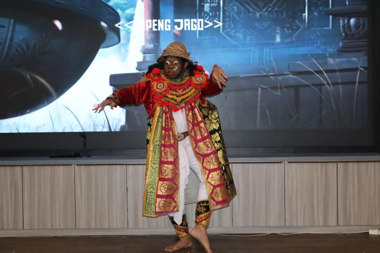 巴厘岛面具舞。巴陵康孔子学院供图