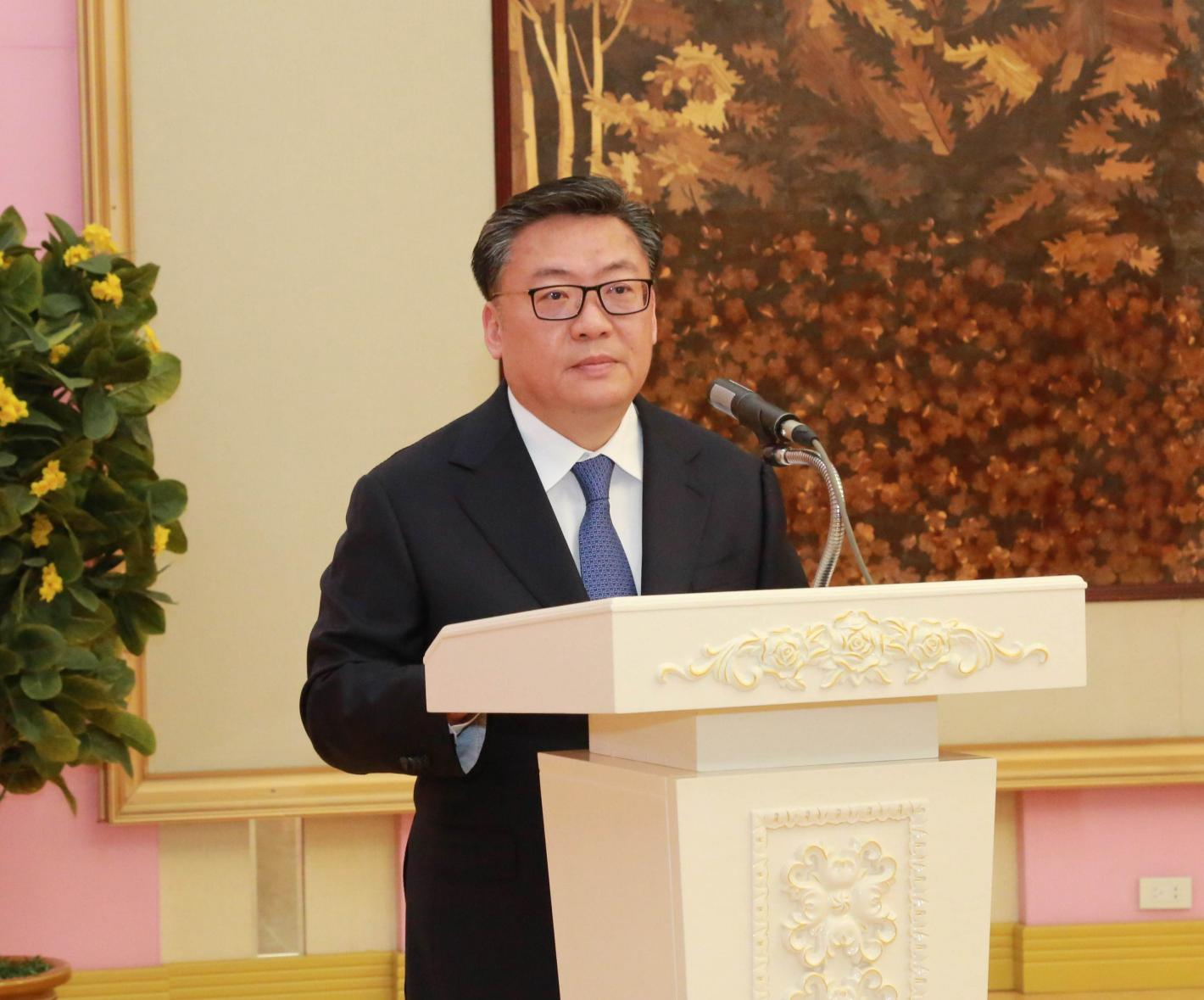 图为中方代表团副团长、上海市委常委、宣传部部长赵嘉鸣在宴会上致辞。中国驻朝鲜使馆供图