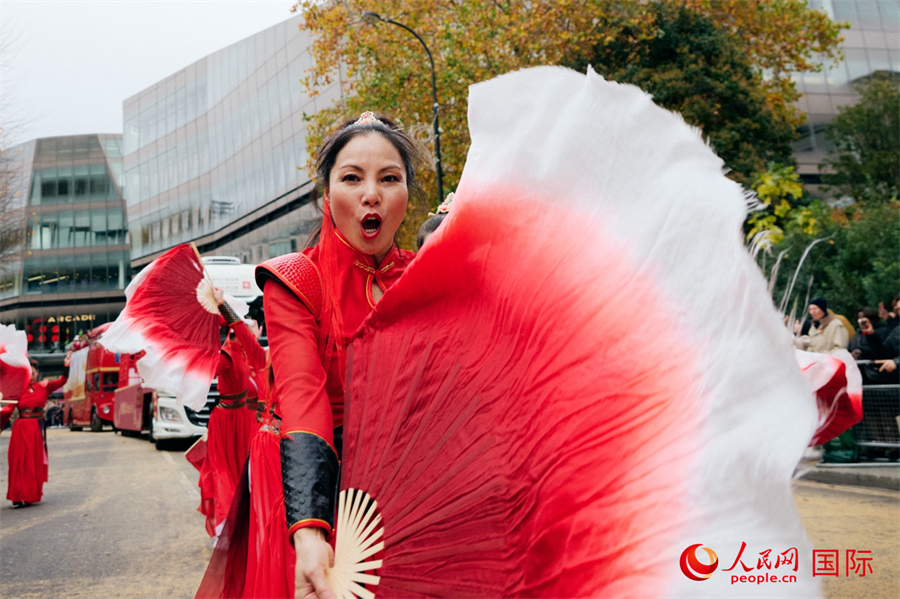 巡游现场。人民网 杨浩鹏摄