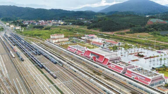 中国和东盟加快建设一体化大市场