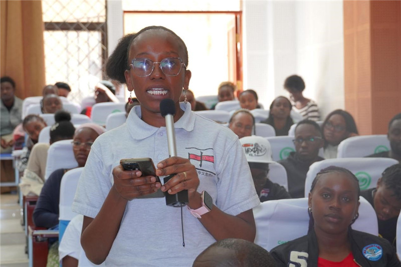 学员在提问。内大孔院供图