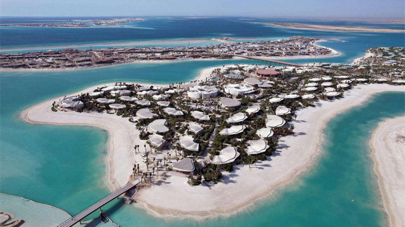 “鱼类重回珊瑚丛，表明生态已经恢复”