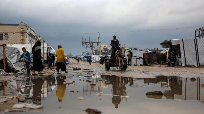 暴雨寒潮致加沙居民生活雪上加霜