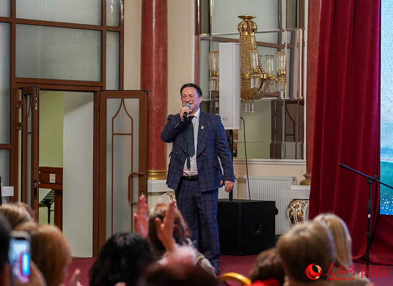 “巴扬与巴扬演奏家”中俄音乐会在莫斯科中国文化中心举行。实习生 崔文哲摄