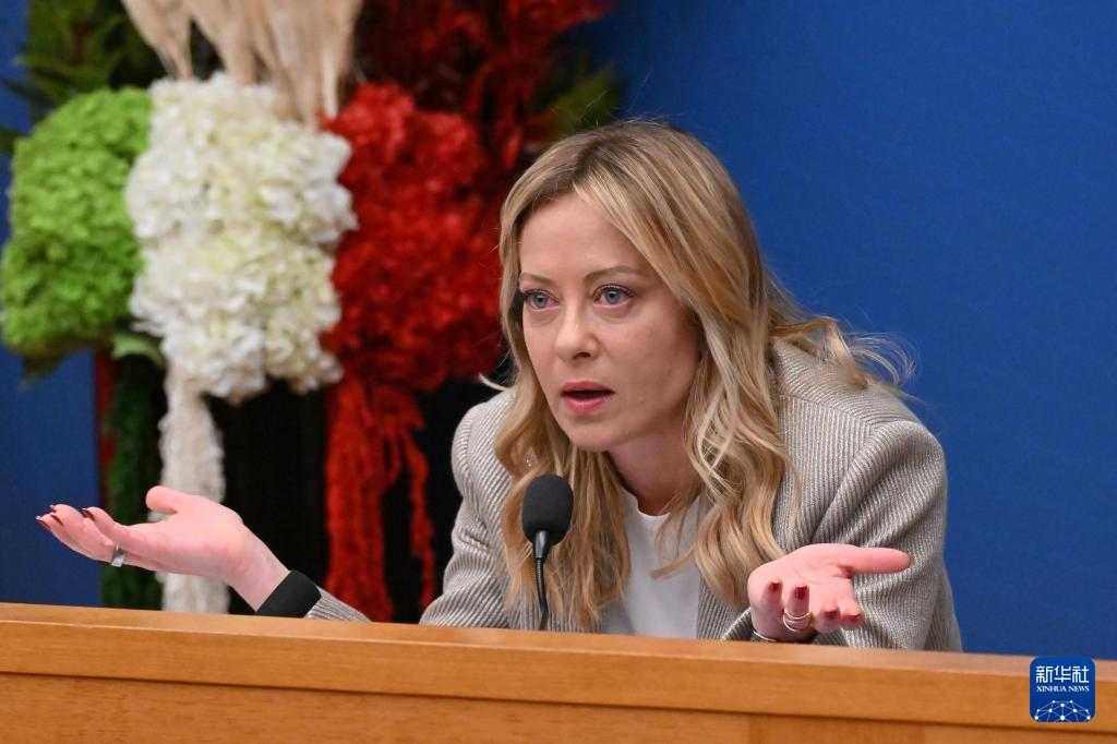 1月9日，在意大利罗马，意大利总理梅洛尼在新年记者招待会上发言。新华社发（阿尔贝托·林格利亚摄）