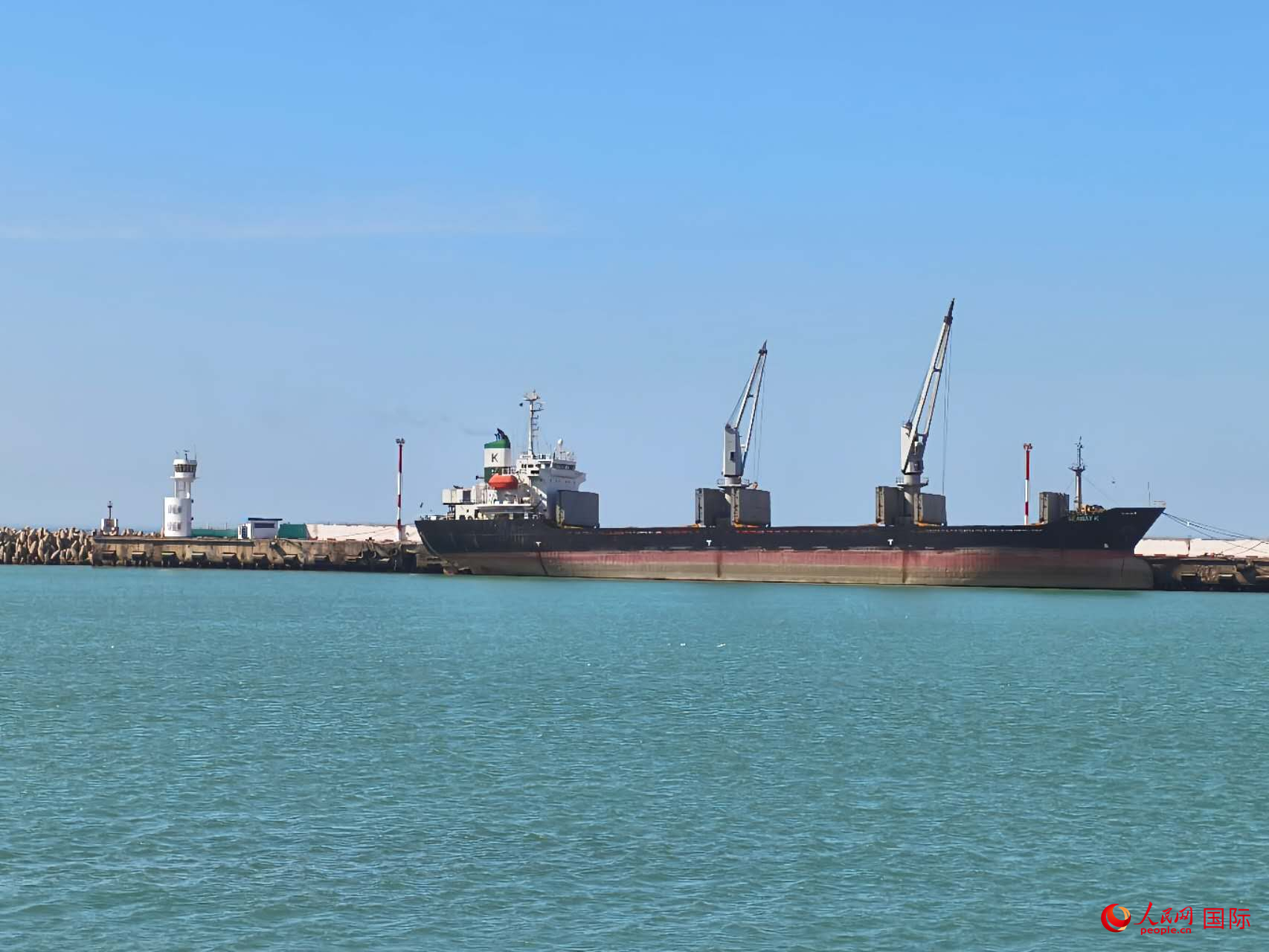 中毛友谊港。人民网记者 黄培昭摄