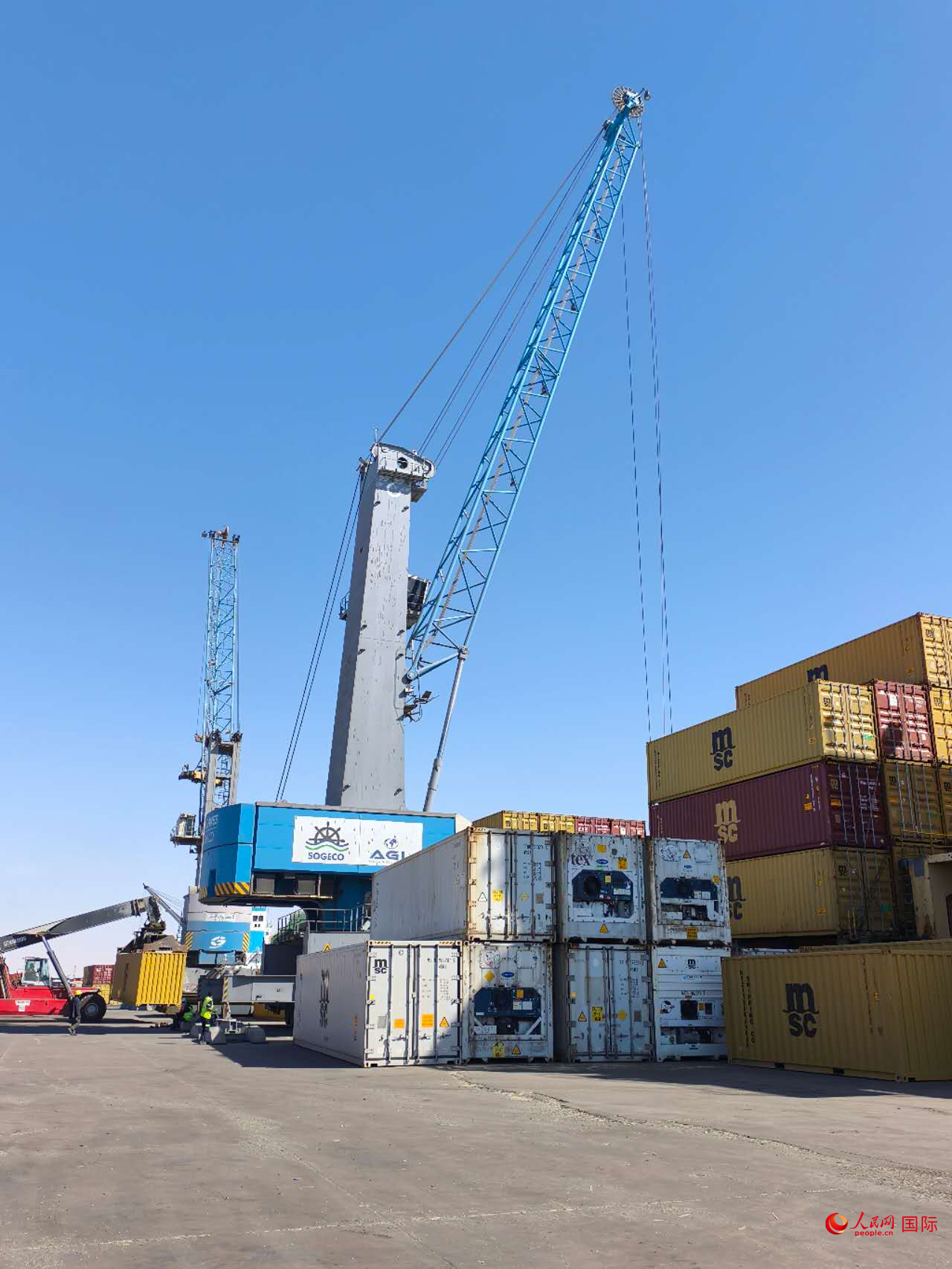 中毛友谊港。人民网记者 黄培昭摄