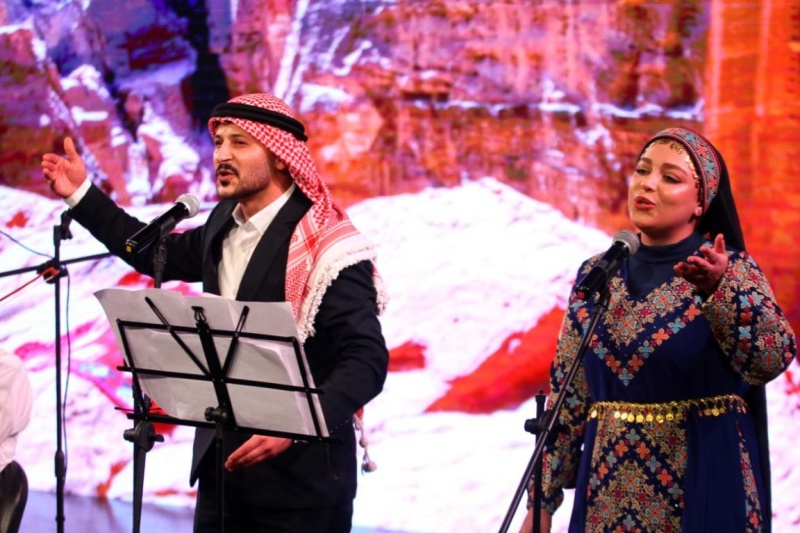 约旦歌手深情演唱,纳达尔·达乌德摄