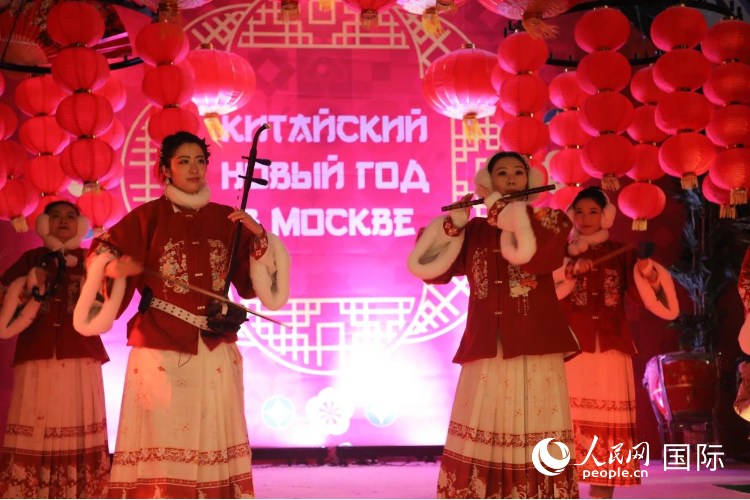 图为演员在活动开幕式上表演。人民网记者 肖新新摄