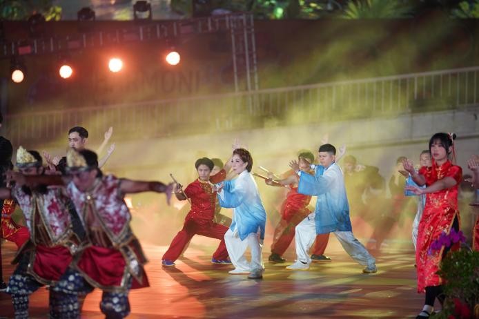 2月28日晚，雅加达雄牛广场举办大型文艺庆典演出。主办方供图