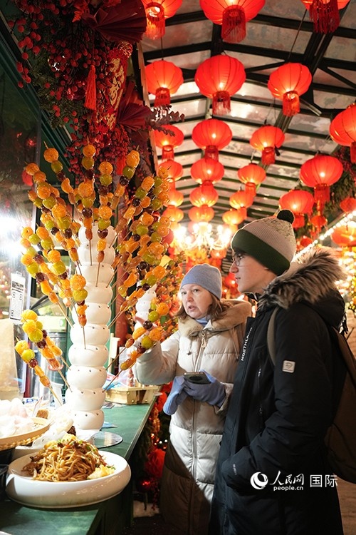 活动上的俄罗斯民众。人民网实习生 武荣摄