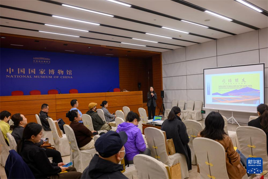 4月16日，策展人谭斐在北京中国国家博物馆介绍展览相关情况。新华社记者 金良快 摄