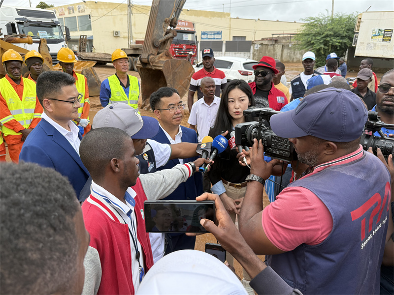 CR20代表接受安哥拉国家电视采访