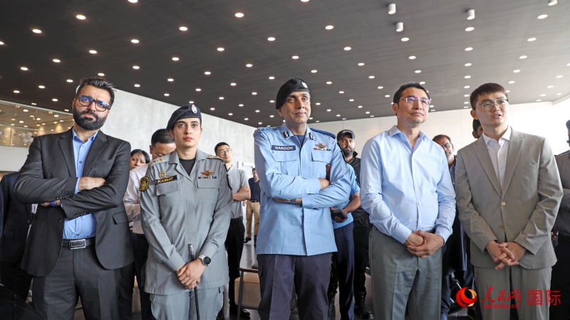 移交仪式现场。人民网 瓦卡斯·阿赫迈德摄