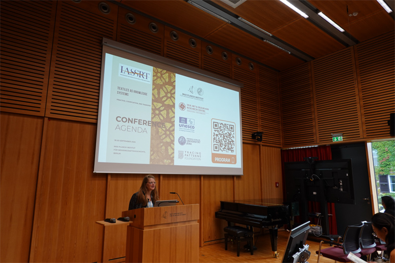 马克斯·普朗克科学史研究所所长Dagmar Schäfer致辞。国际丝路之绸研究联盟供图