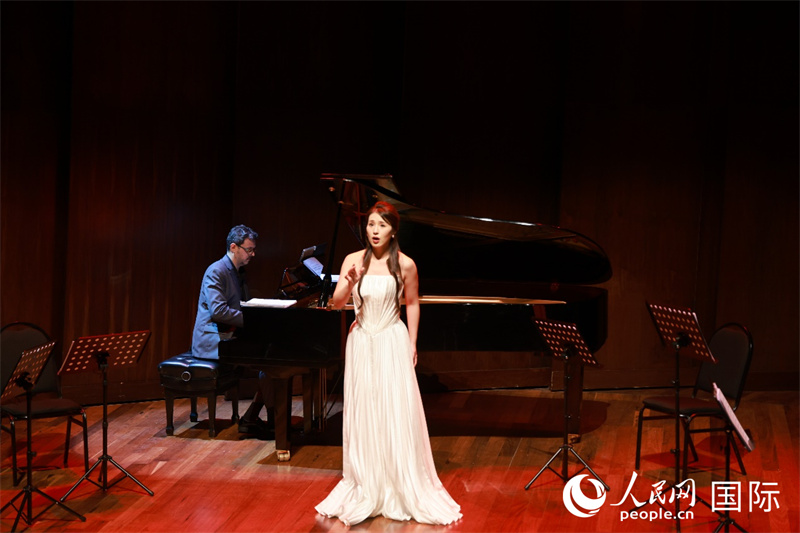 活动现场,艺术家们带来精彩表演。人民网记者 时元皓摄