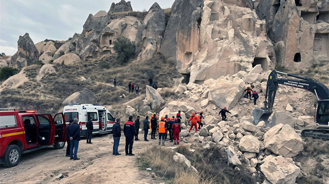 土耳其著名旅游区卡帕多奇亚一石柱坍塌