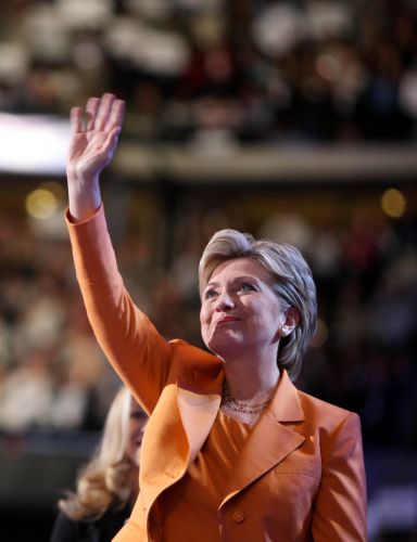 组图:笑容依旧灿烂——希拉里出席民主党"全代会" (6)