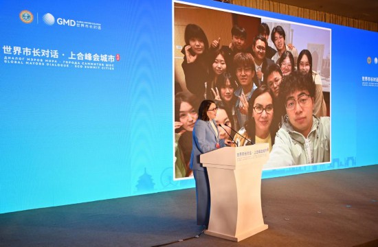 7月8日，参会嘉宾在上合故事分享会上发言。新华社记者 李然 摄