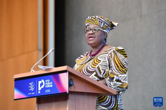 9月17日，在瑞士日内瓦世贸组织总部，世贸组织总干事伊维拉在《2025世界贸易报告》发布会上讲话。新华社记者 连漪 摄