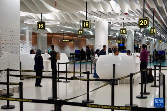 　　这是10月4日拍摄的马尔代夫维拉纳国际机场新航站楼海关入境通道。新华社记者 伍岳 摄