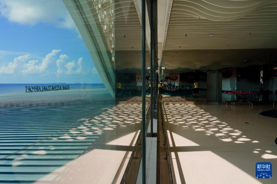 　　这是10月4日拍摄的马尔代夫维拉纳国际机场新航站楼一角。新华社记者 伍岳 摄