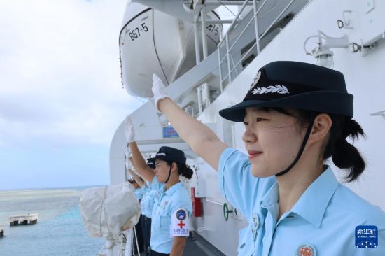 10月20日,中国海军“丝路方舟”号医院船结束访问汤加前往拉丁美洲。新华社发(崔晓洋摄)