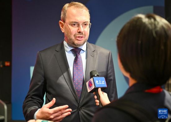 11月20日，在俄罗斯首都莫斯科，俄罗斯科学与高等教育部副部长康斯坦丁·莫吉列夫斯基接受新华社记者专访。新华社记者 郝建伟 摄