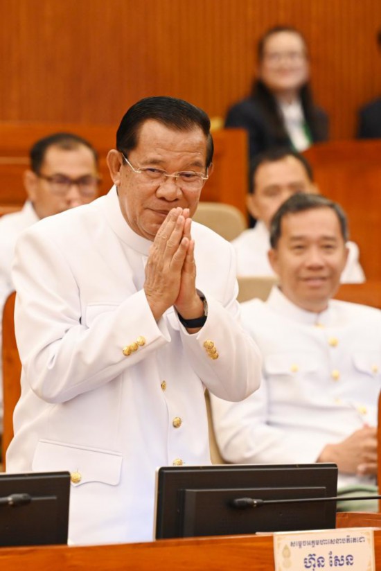 2024年4月3日，洪森在金边出席柬埔寨第五届参议院首次会议。新华社发（索万纳拉摄）
