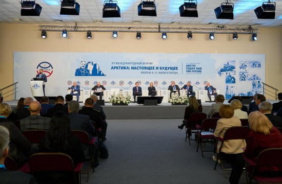 　2025年12月9日，嘉宾在俄罗斯圣彼得堡出席第十五届“北极现状与未来国际论坛”研讨活动。新华社发（郭飞洲