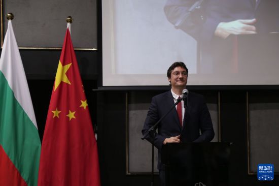 6月30日,在保加利亚首都索非亚举行的“读懂中国之治,共促中保发展”主题研讨会上,保加利亚社会党全国委员会主席扎尔科夫致辞。新华社记者 姚雨璘 摄